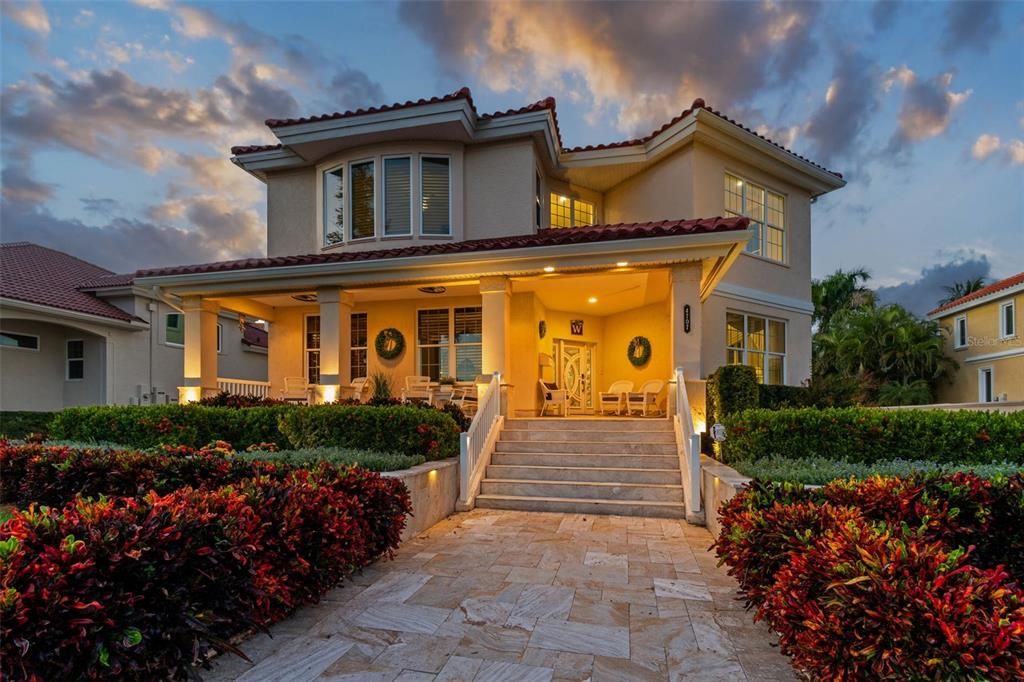 En Venta: $2,299,000 (3 camas, 3 baños, 4950 Pies cuadrados)