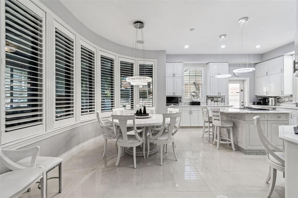 En Venta: $2,299,000 (3 camas, 3 baños, 4950 Pies cuadrados)