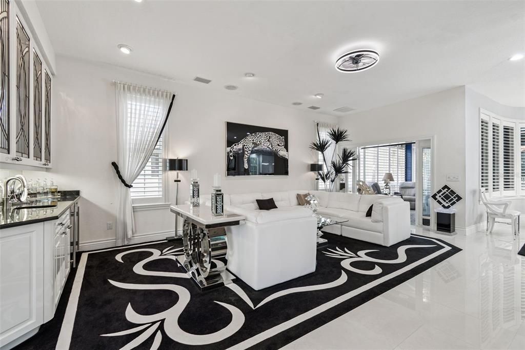 En Venta: $2,299,000 (3 camas, 3 baños, 4950 Pies cuadrados)