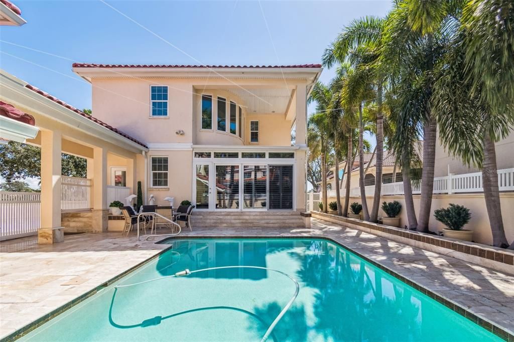 En Venta: $2,299,000 (3 camas, 3 baños, 4950 Pies cuadrados)