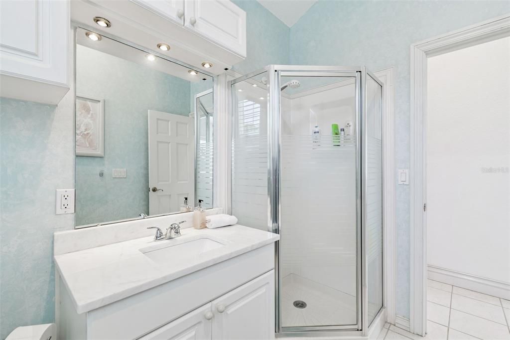 En Venta: $2,299,000 (3 camas, 3 baños, 4950 Pies cuadrados)