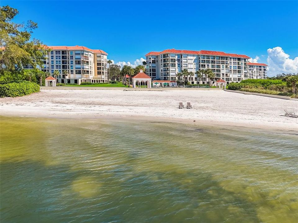 En Venta: $2,299,000 (3 camas, 3 baños, 4950 Pies cuadrados)