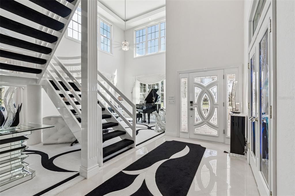 En Venta: $2,299,000 (3 camas, 3 baños, 4950 Pies cuadrados)