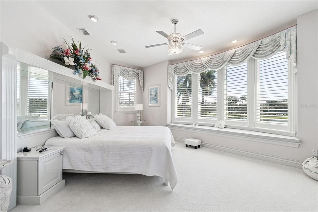 En Venta: $2,299,000 (3 camas, 3 baños, 4950 Pies cuadrados)