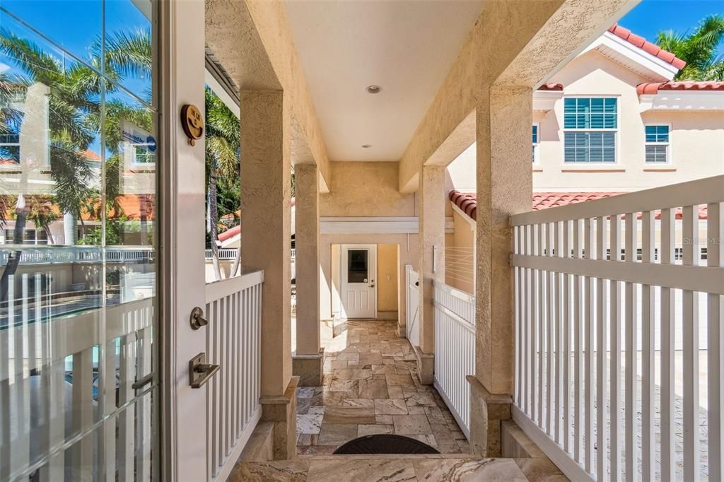 En Venta: $2,299,000 (3 camas, 3 baños, 4950 Pies cuadrados)