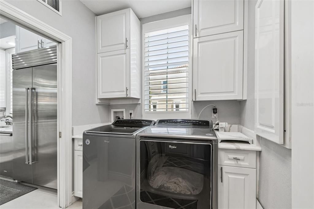 En Venta: $2,299,000 (3 camas, 3 baños, 4950 Pies cuadrados)