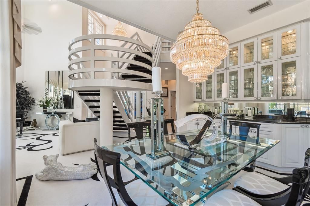 En Venta: $2,299,000 (3 camas, 3 baños, 4950 Pies cuadrados)