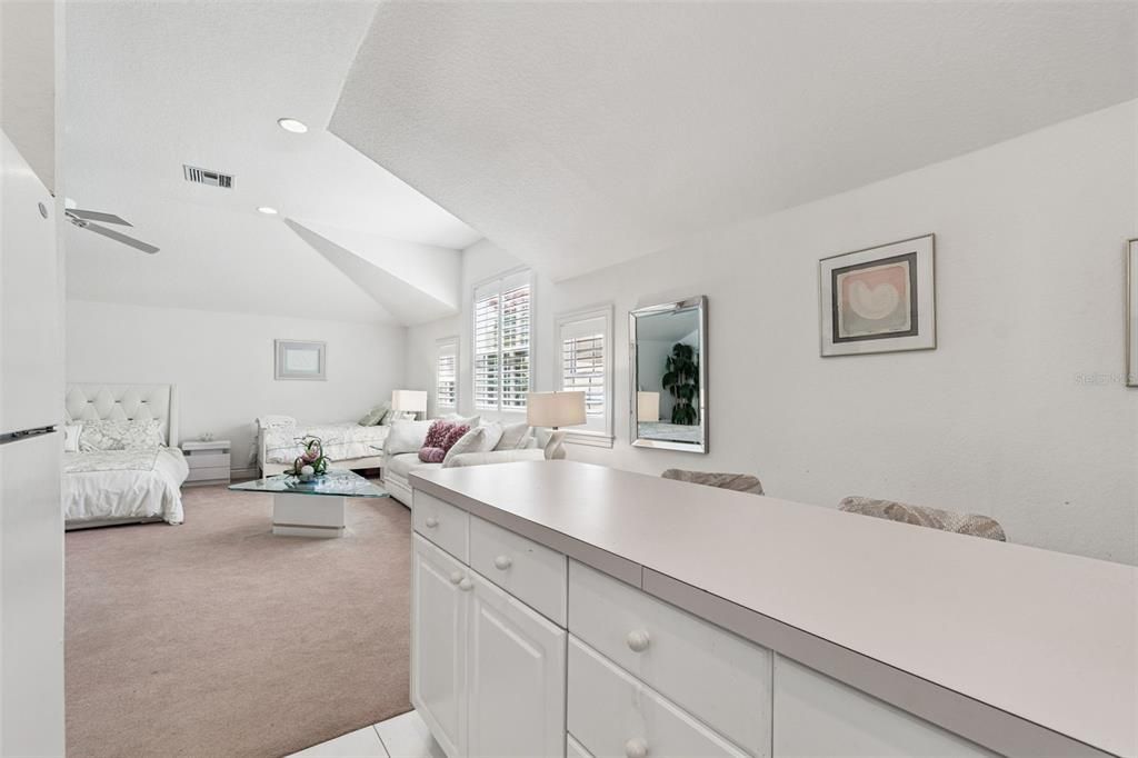 En Venta: $2,299,000 (3 camas, 3 baños, 4950 Pies cuadrados)