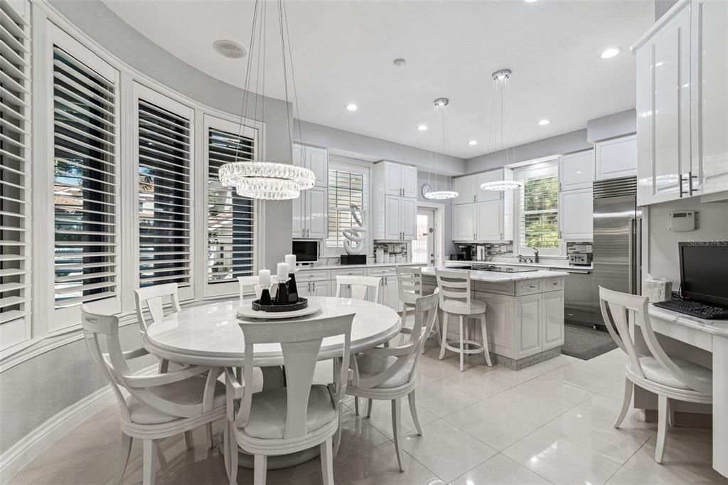 En Venta: $2,299,000 (3 camas, 3 baños, 4950 Pies cuadrados)