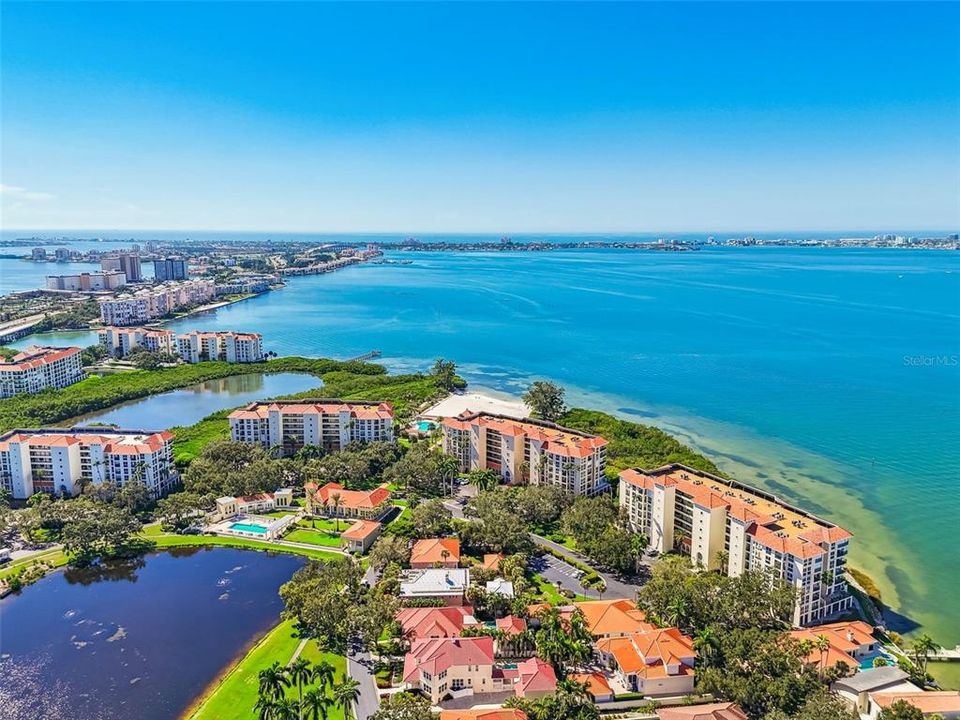 En Venta: $2,299,000 (3 camas, 3 baños, 4950 Pies cuadrados)