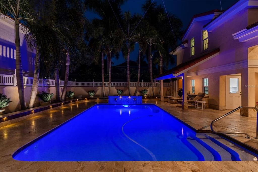 En Venta: $2,299,000 (3 camas, 3 baños, 4950 Pies cuadrados)