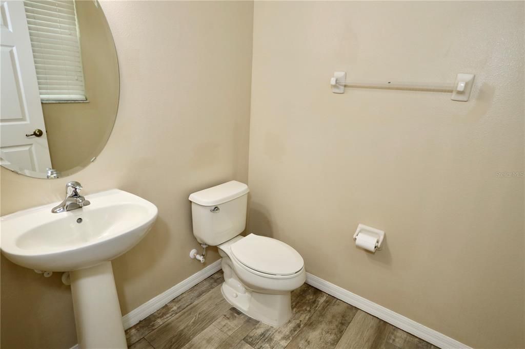 For Rent: $2,300 (3 beds, 2 baths, 1440 Square Feet)