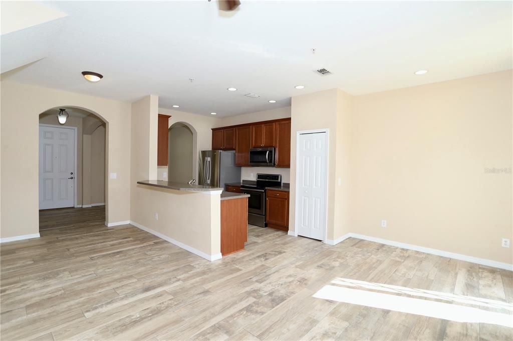 For Rent: $2,300 (3 beds, 2 baths, 1440 Square Feet)