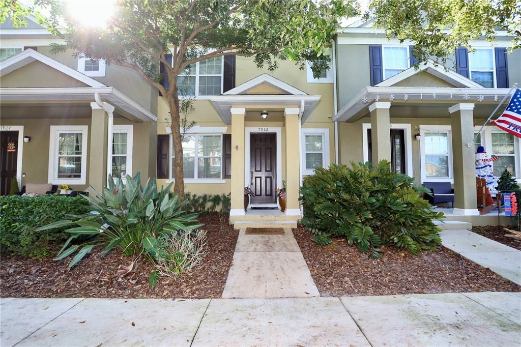 For Rent: $2,300 (3 beds, 2 baths, 1440 Square Feet)