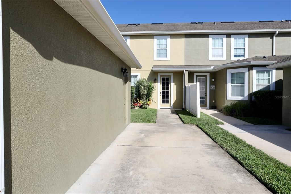 For Rent: $2,300 (3 beds, 2 baths, 1440 Square Feet)