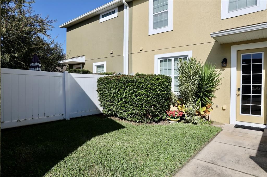 For Rent: $2,300 (3 beds, 2 baths, 1440 Square Feet)