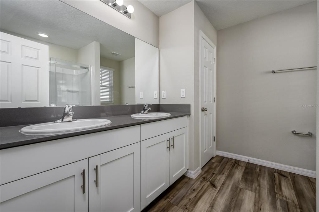 For Sale: $420,000 (4 beds, 2 baths, 2039 Square Feet)