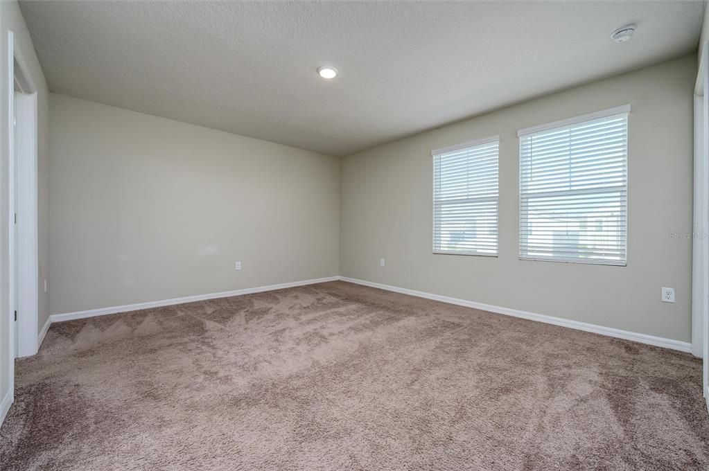 For Sale: $420,000 (4 beds, 2 baths, 2039 Square Feet)