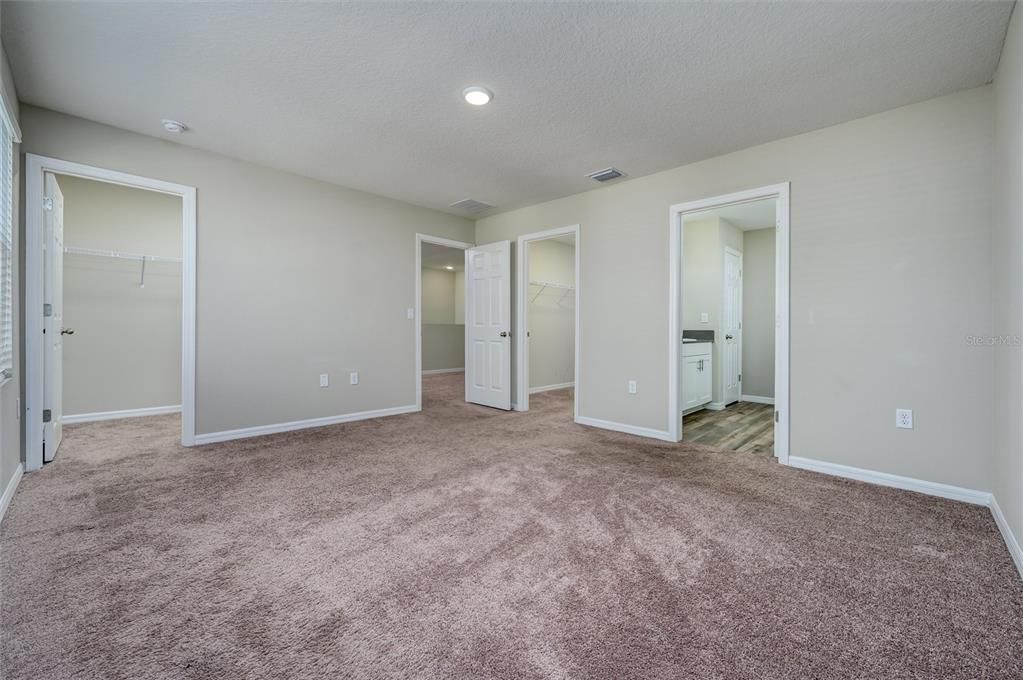 For Sale: $420,000 (4 beds, 2 baths, 2039 Square Feet)