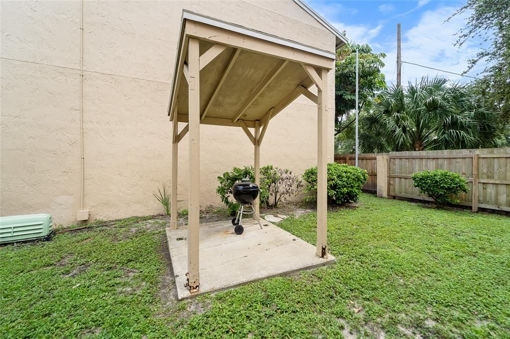 待售: $172,900 (2 贝兹, 1 浴室, 818 平方英尺)