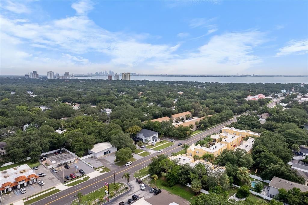 待售: $172,900 (2 贝兹, 1 浴室, 818 平方英尺)