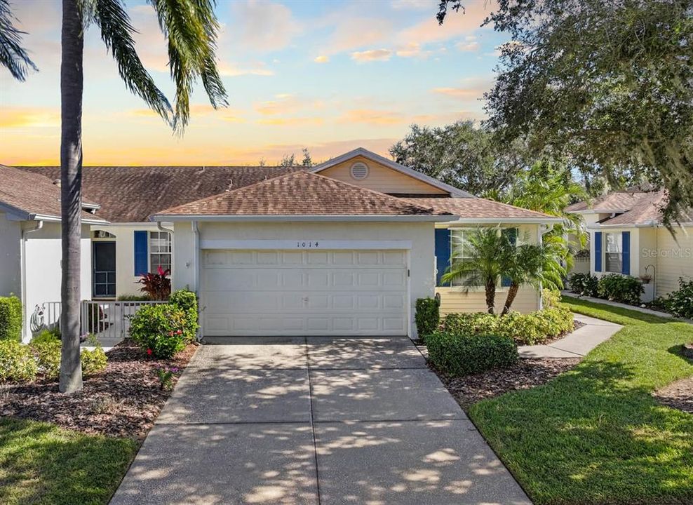 Active With Contract: $2,400 (2 beds, 2 baths, 1284 Square Feet)