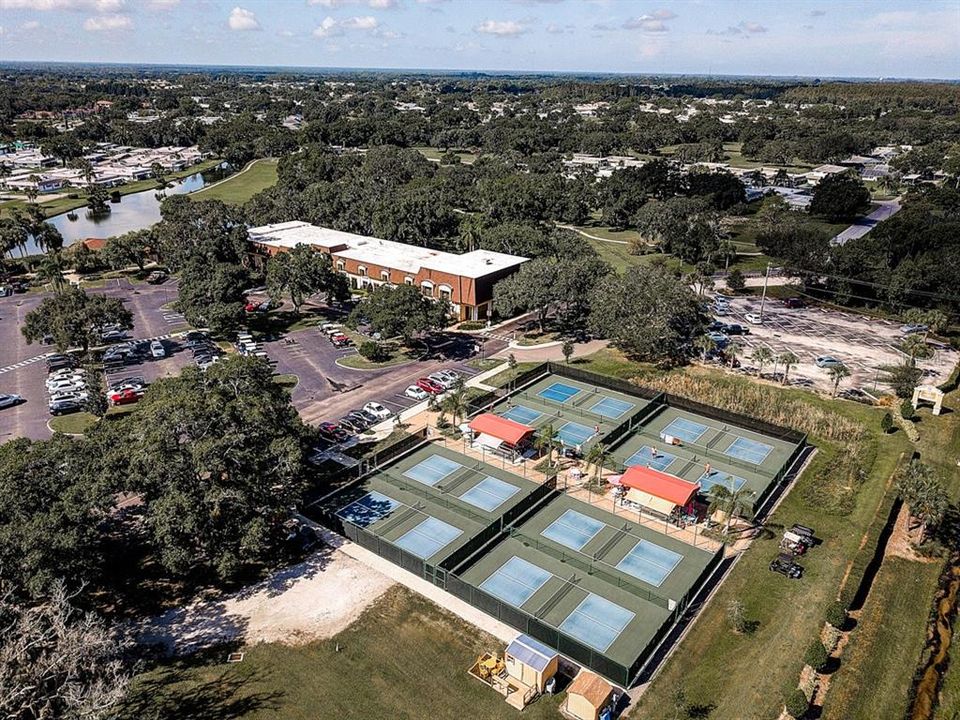 Active With Contract: $2,400 (2 beds, 2 baths, 1284 Square Feet)