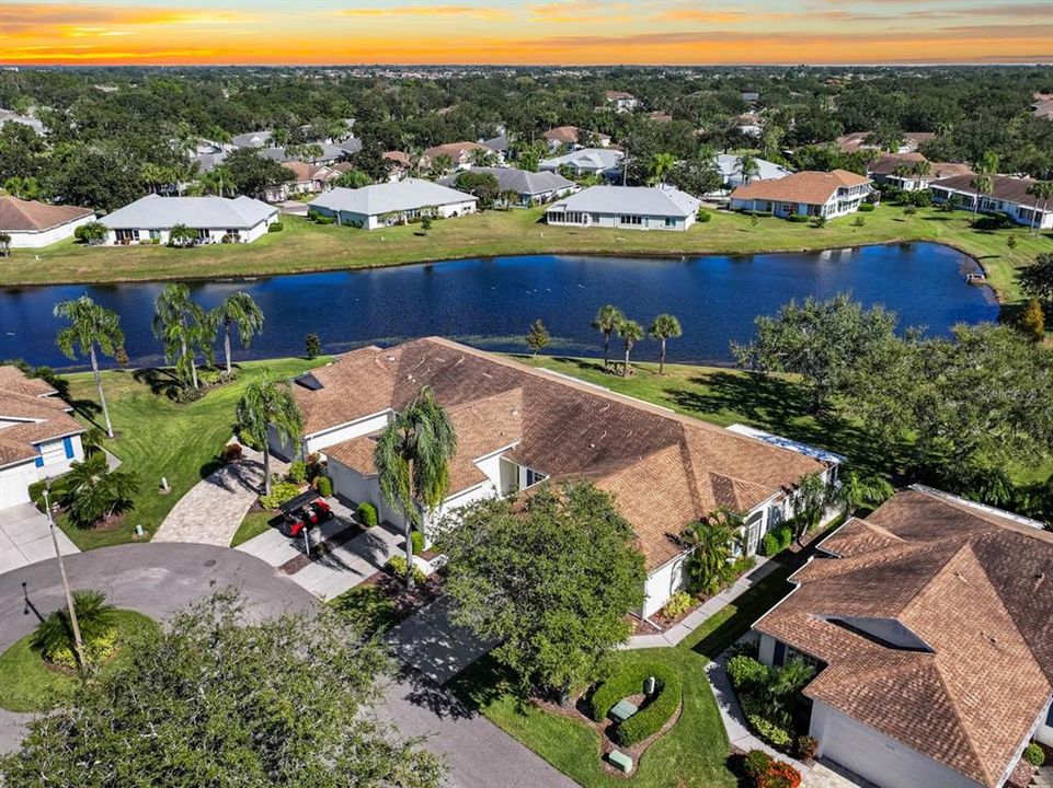 Active With Contract: $2,400 (2 beds, 2 baths, 1284 Square Feet)