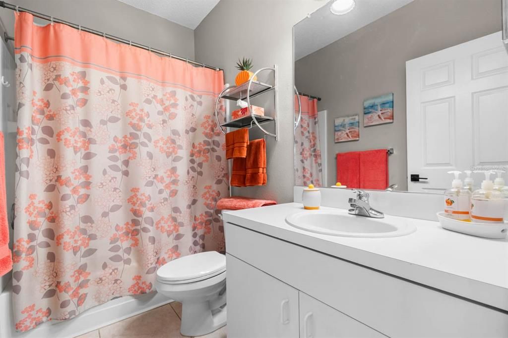 Active With Contract: $2,400 (2 beds, 2 baths, 1284 Square Feet)