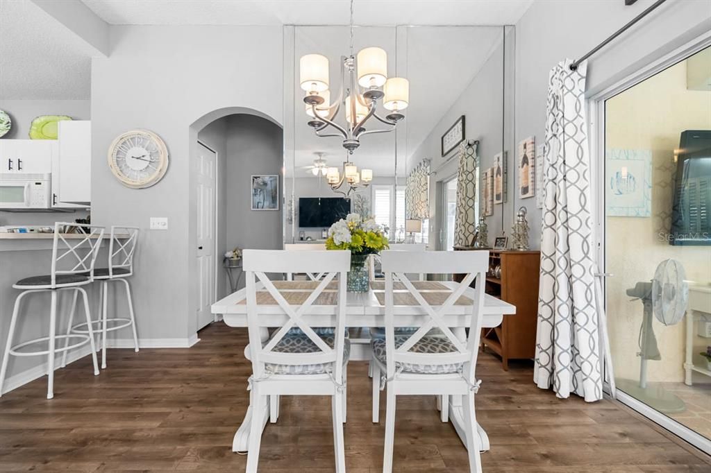 Active With Contract: $2,400 (2 beds, 2 baths, 1284 Square Feet)