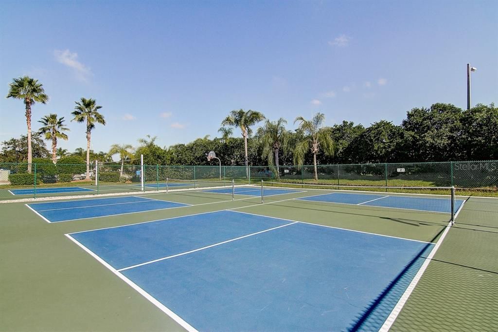 Active With Contract: $2,400 (2 beds, 2 baths, 1284 Square Feet)