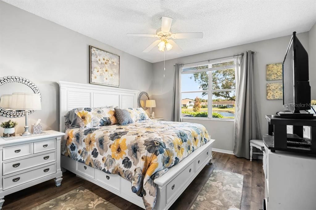 Active With Contract: $2,400 (2 beds, 2 baths, 1284 Square Feet)