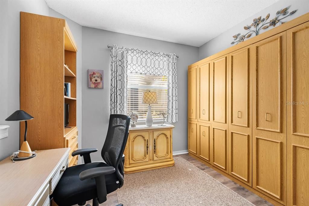 Active With Contract: $2,400 (2 beds, 2 baths, 1284 Square Feet)
