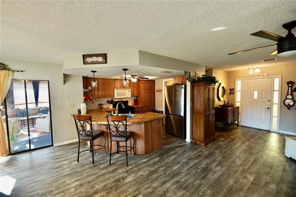 待售: $265,000 (2 贝兹, 2 浴室, 1380 平方英尺)