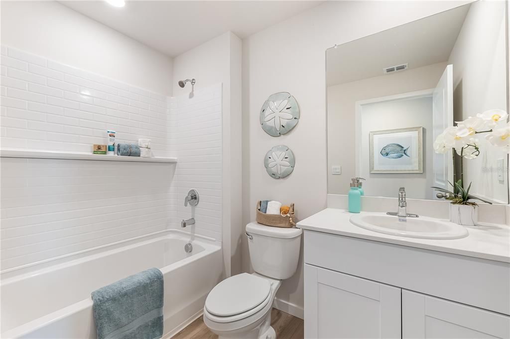 For Sale: $299,999 (3 beds, 2 baths, 1614 Square Feet)