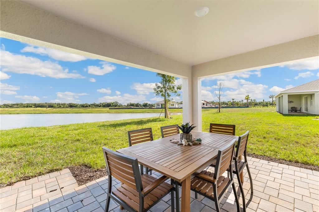 For Sale: $299,999 (3 beds, 2 baths, 1614 Square Feet)