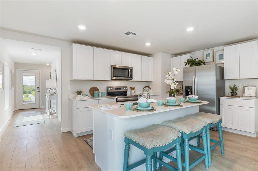 For Sale: $299,999 (3 beds, 2 baths, 1614 Square Feet)