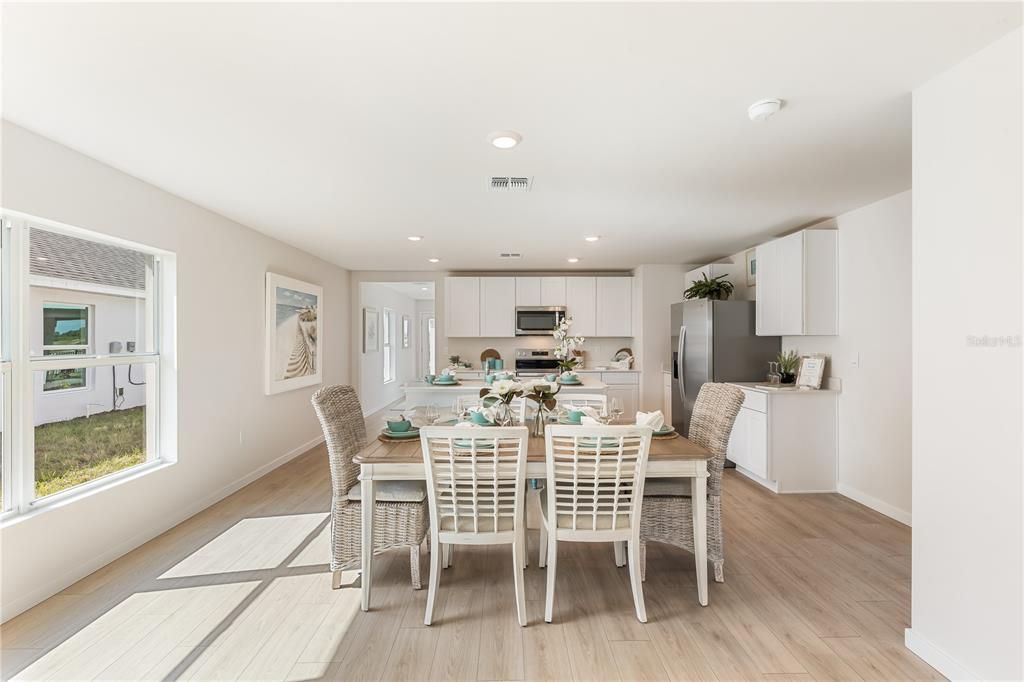 For Sale: $299,999 (3 beds, 2 baths, 1614 Square Feet)