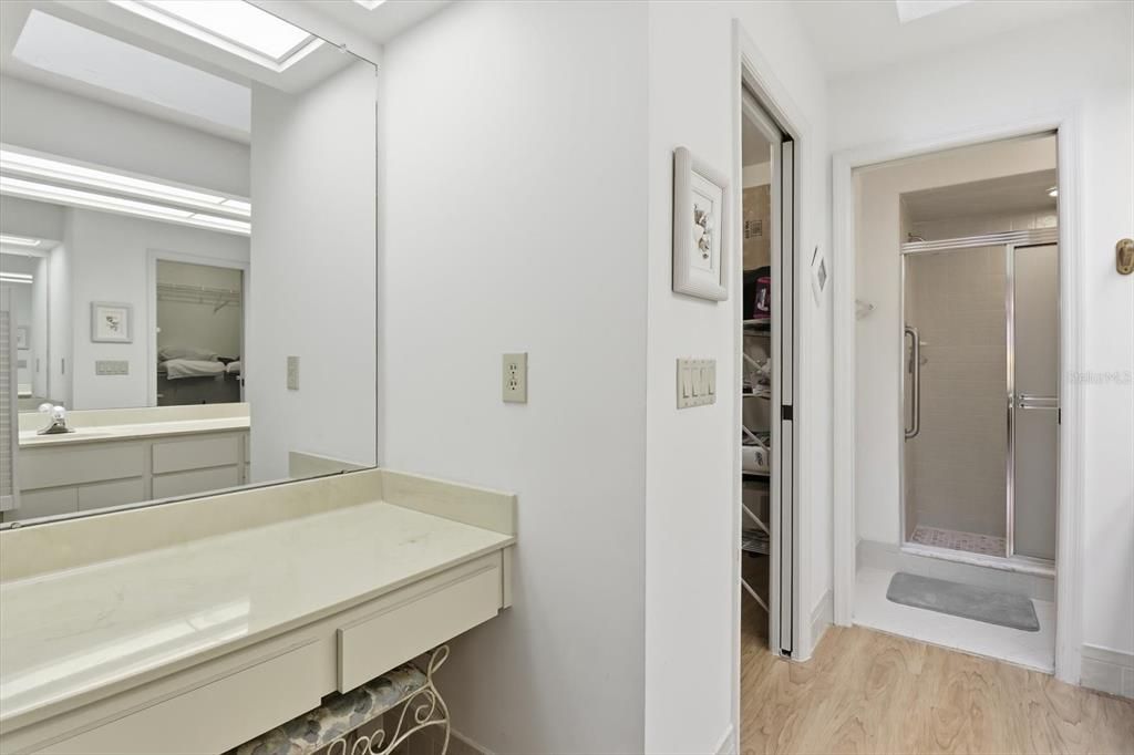 待售: $254,000 (2 贝兹, 2 浴室, 1507 平方英尺)