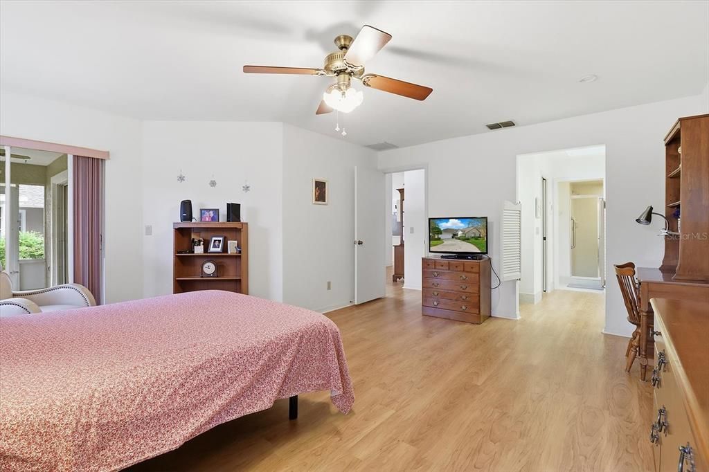 待售: $254,000 (2 贝兹, 2 浴室, 1507 平方英尺)