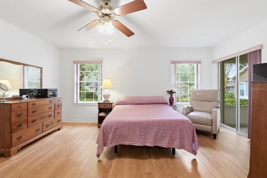 待售: $254,000 (2 贝兹, 2 浴室, 1507 平方英尺)