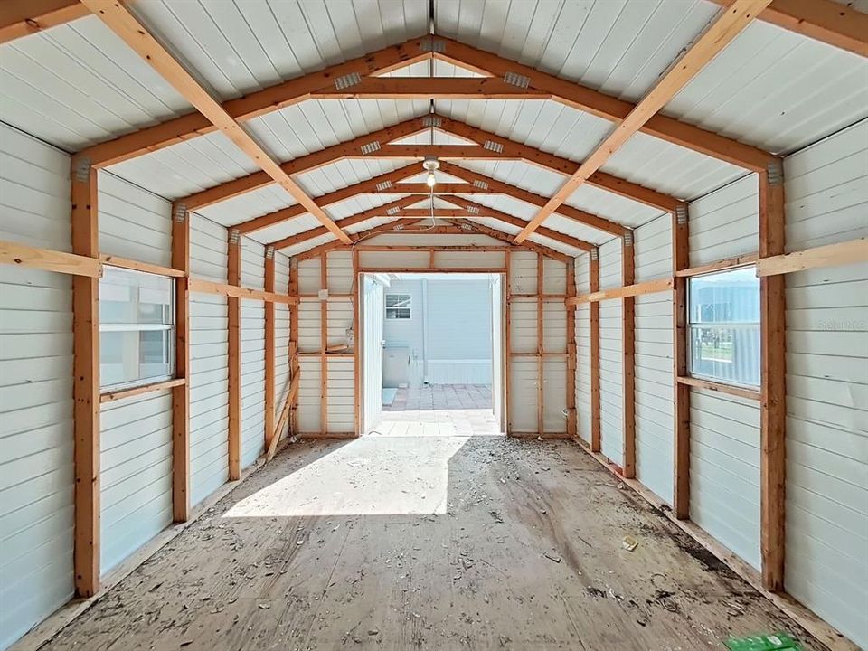 合同活跃: $250,000 (4 贝兹, 3 浴室, 2263 平方英尺)