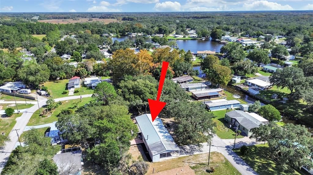 合同活跃: $250,000 (4 贝兹, 3 浴室, 2263 平方英尺)