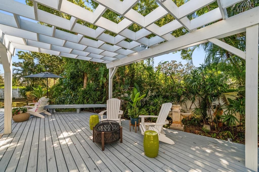 На продажу: $1,150,000 (3 спален, 2 ванн, 2050 Квадратных фут)