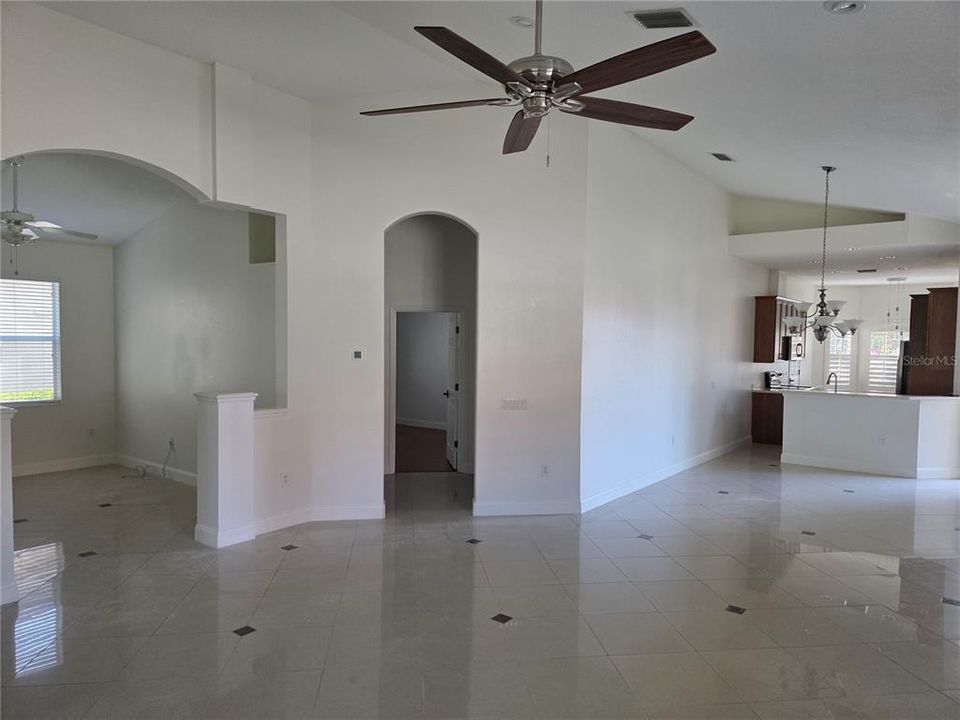 For Rent: $2,495 (2 beds, 2 baths, 1814 Square Feet)