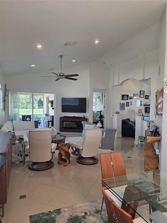 For Rent: $2,495 (2 beds, 2 baths, 1814 Square Feet)