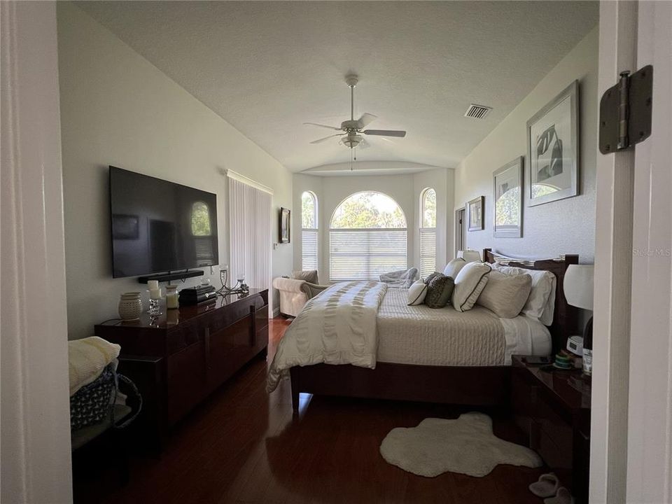 For Rent: $2,495 (2 beds, 2 baths, 1814 Square Feet)