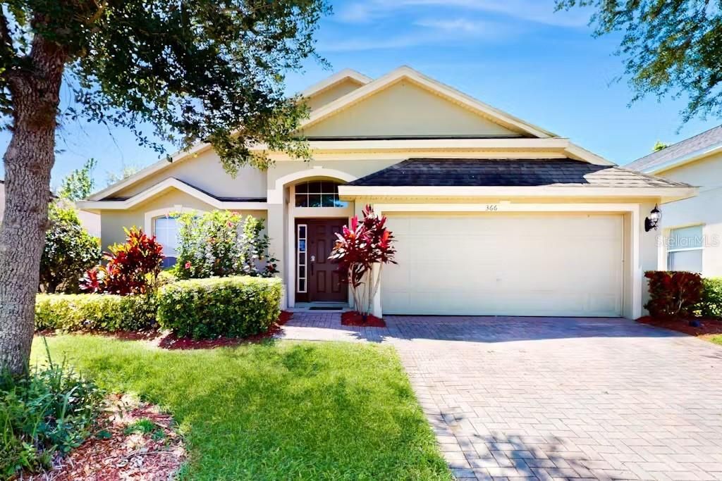 For Rent: $2,700 (3 beds, 2 baths, 1412 Square Feet)