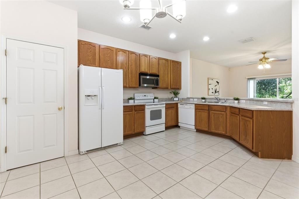 En Venta: $415,000 (4 camas, 2 baños, 2236 Pies cuadrados)