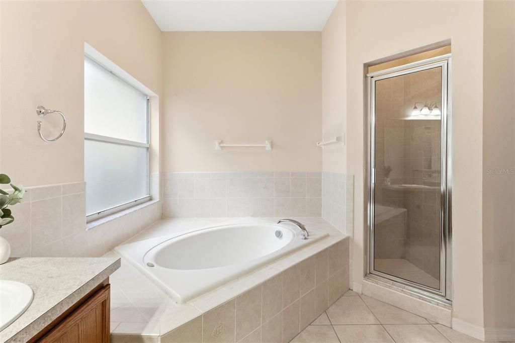 En Venta: $415,000 (4 camas, 2 baños, 2236 Pies cuadrados)